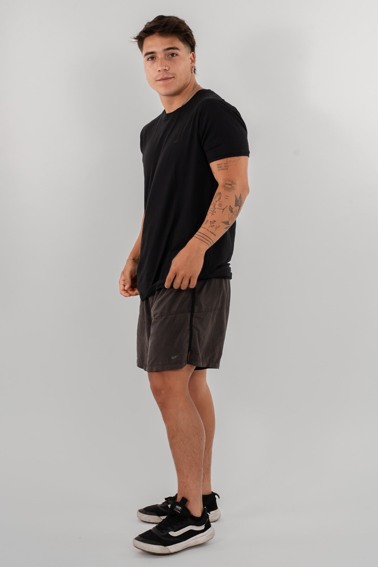 Polera Negra con mangas