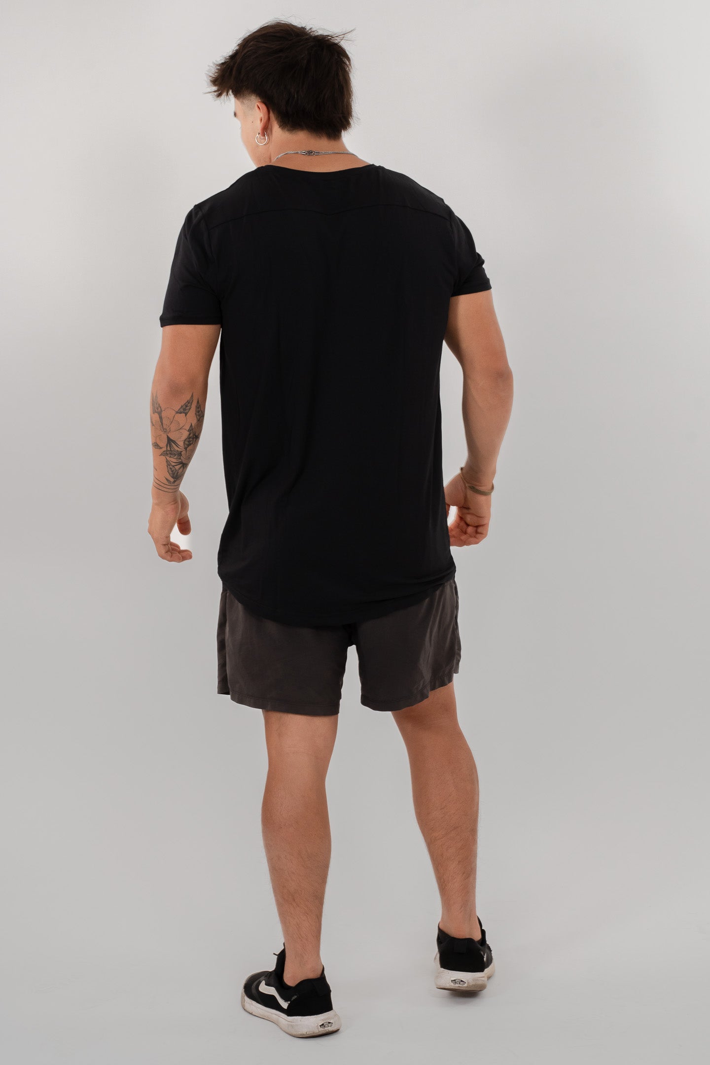 Polera Negra con mangas