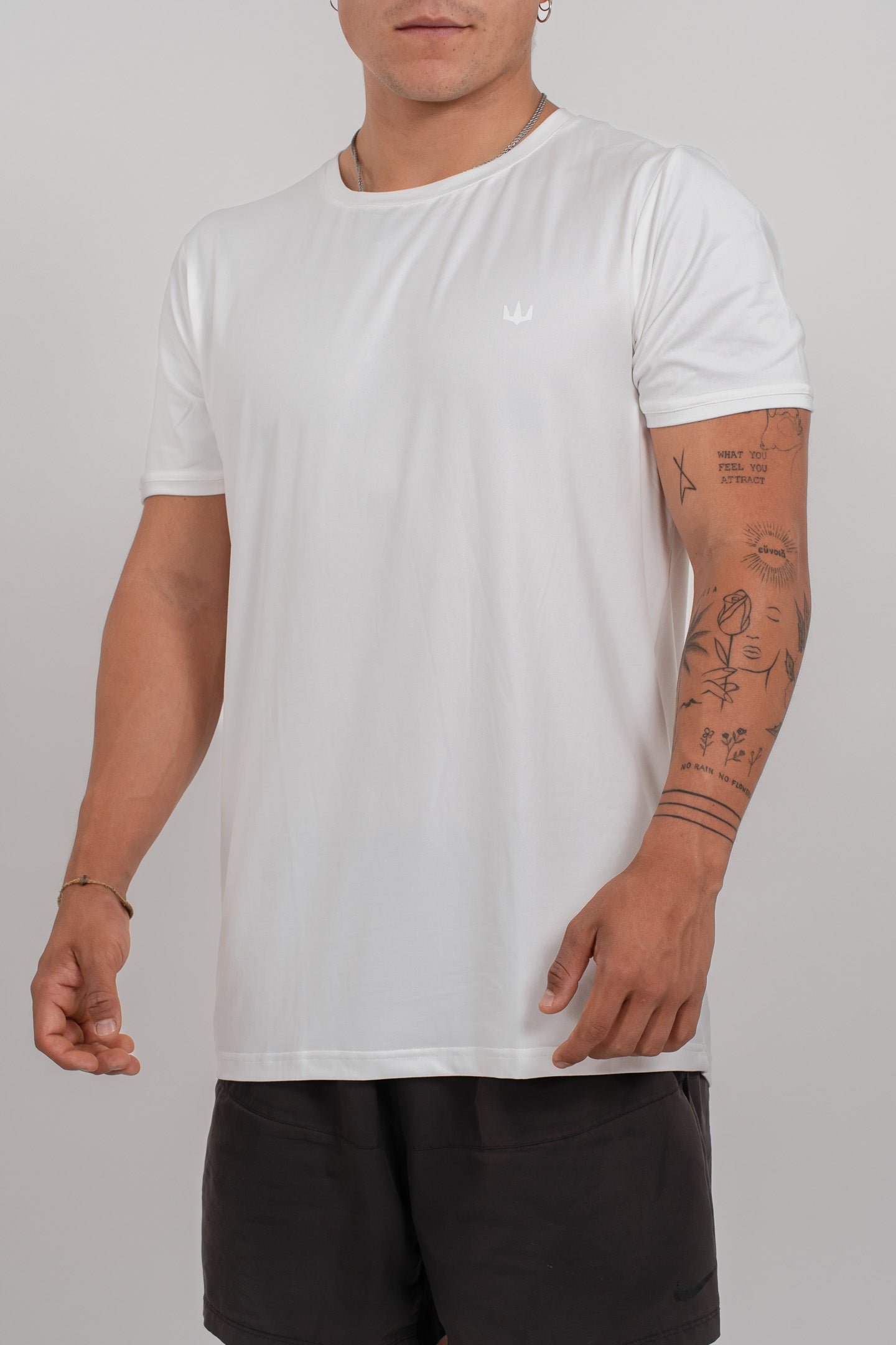 Polera Blanca con mangas