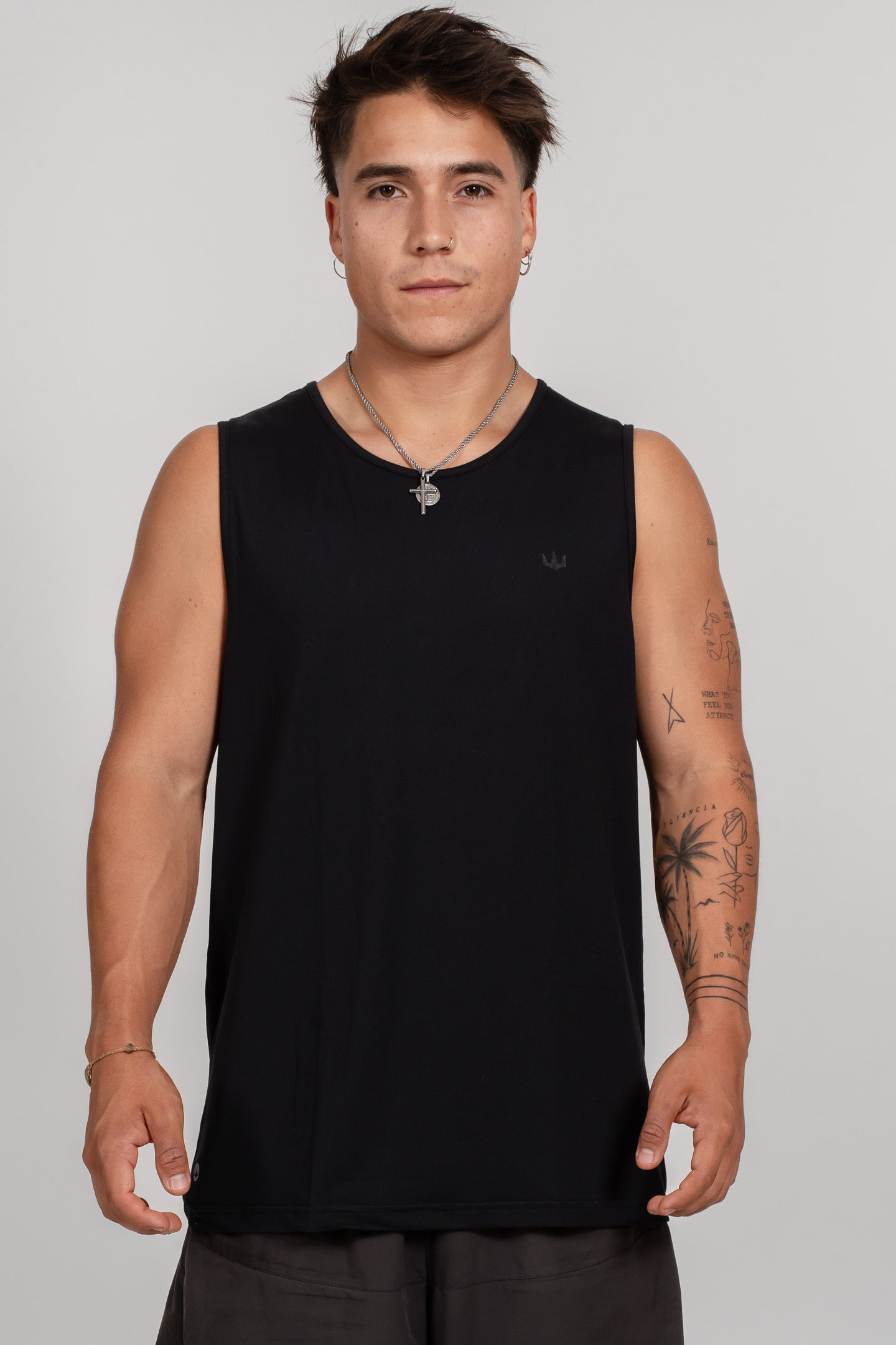 Polera Negra sin mangas