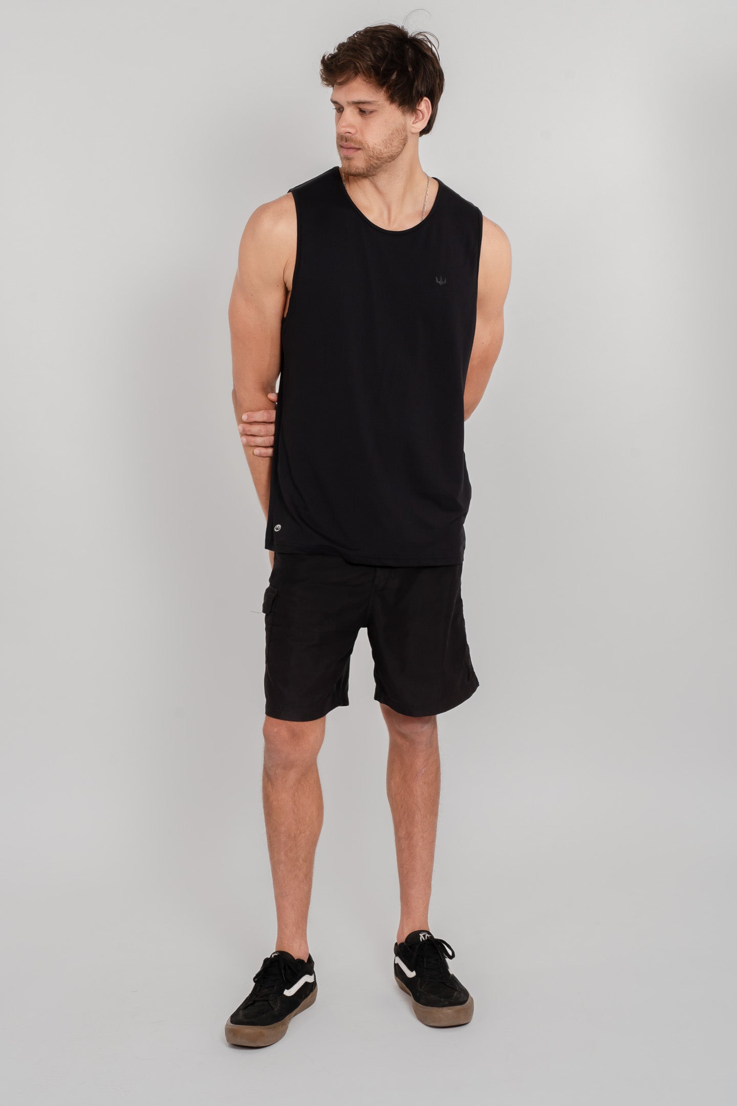 Polera Negra sin mangas