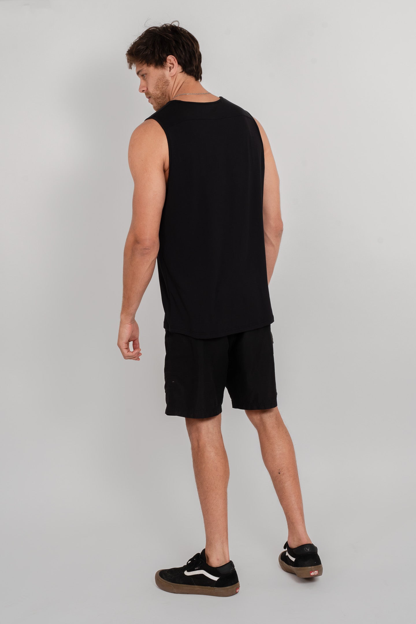 Polera Negra sin mangas