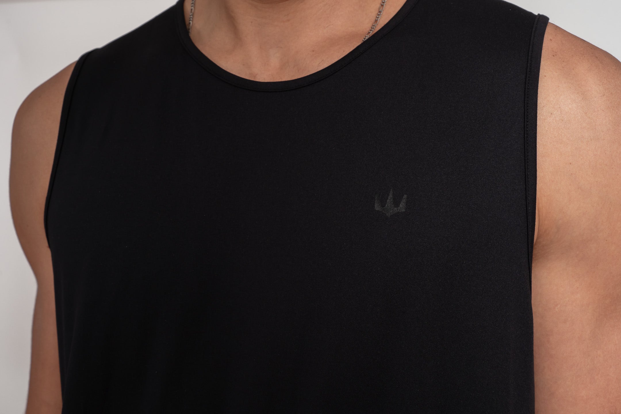 Polera Negra sin mangas